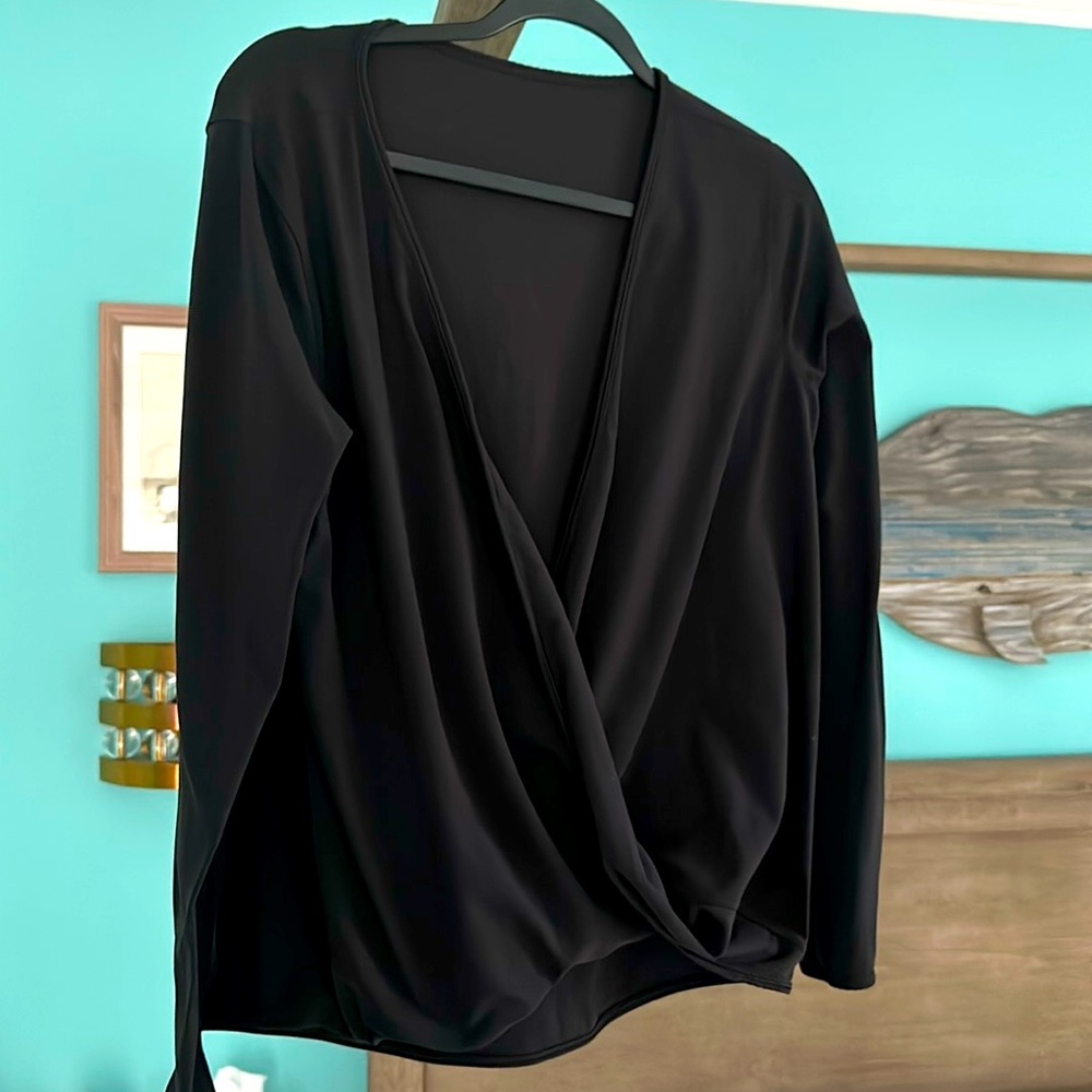 Lululemon size 10 drape front thick long sleeve black